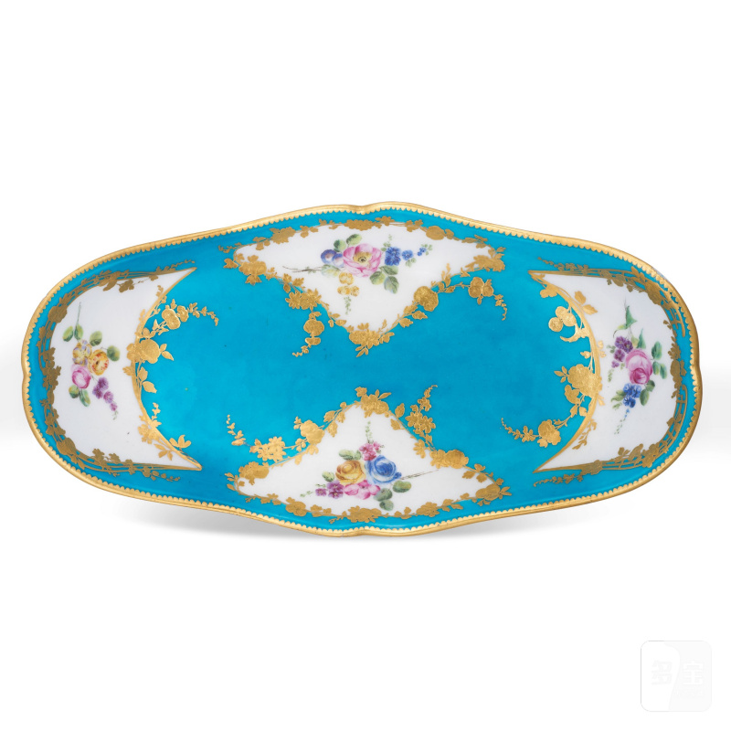 A Vincennes bleu-céleste ground stand (plateau en porte-huilier), dated 1754